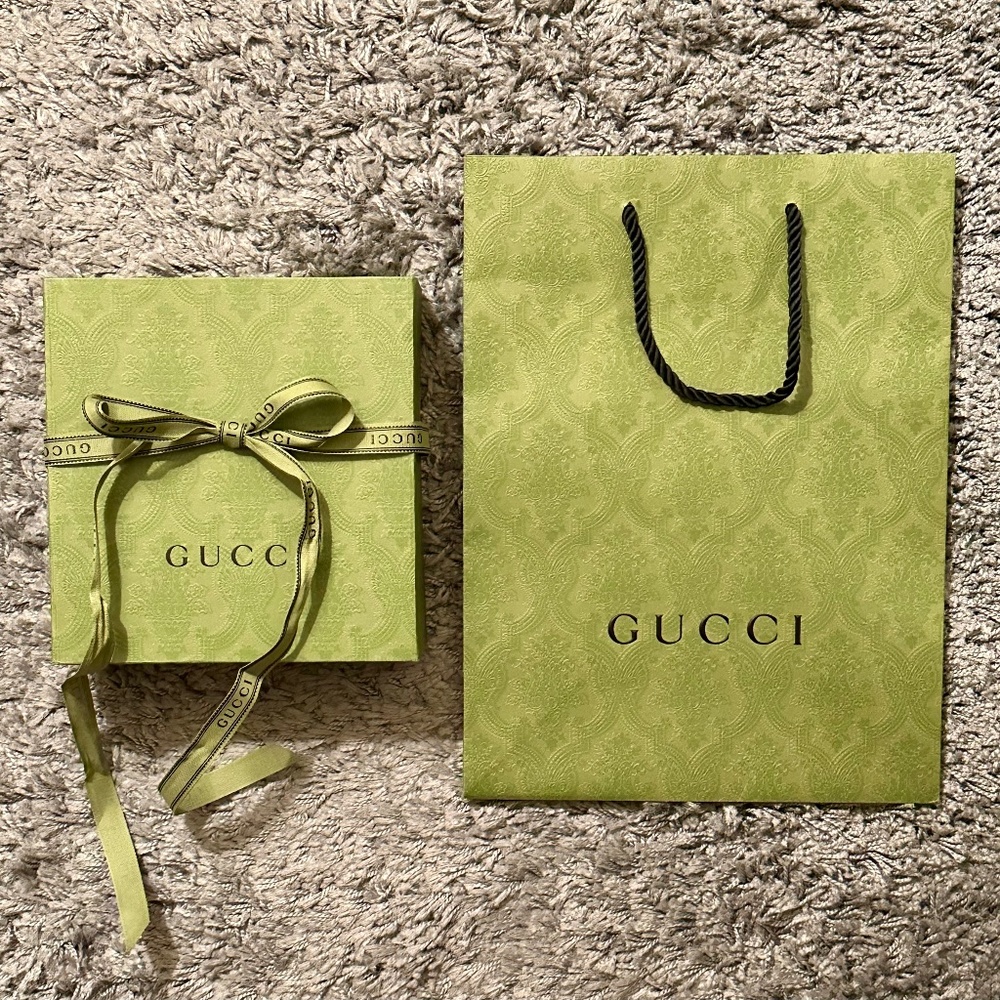 Gucci - 3 authentic items (empty): box shopping bag & ribbon in ornate green